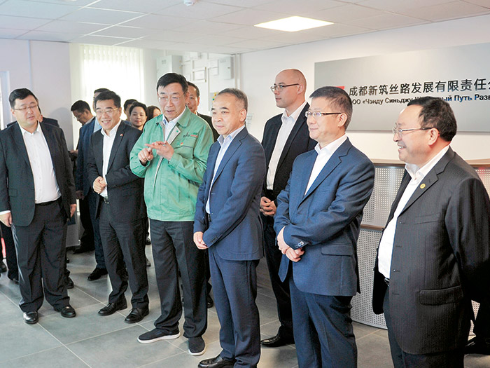  2018.8.29四川省委常委、成都市委书记范锐平视察yl7703永利官网股份“中白工业园”项目投产运营仪式